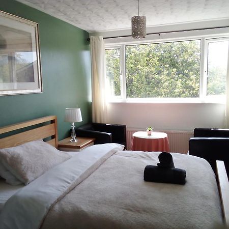 1 Luxurious Double Bedroom With Private Shower Reading Eksteriør billede