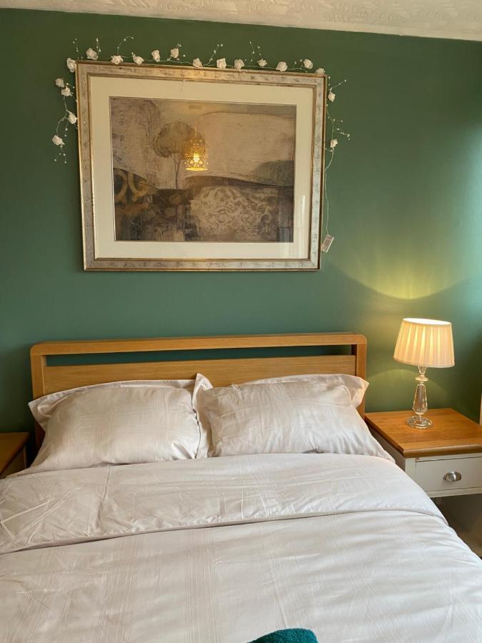 1 Luxurious Double Bedroom With Private Shower Reading Eksteriør billede