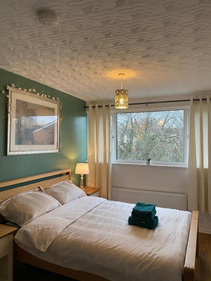 1 Luxurious Double Bedroom With Private Shower Reading Eksteriør billede